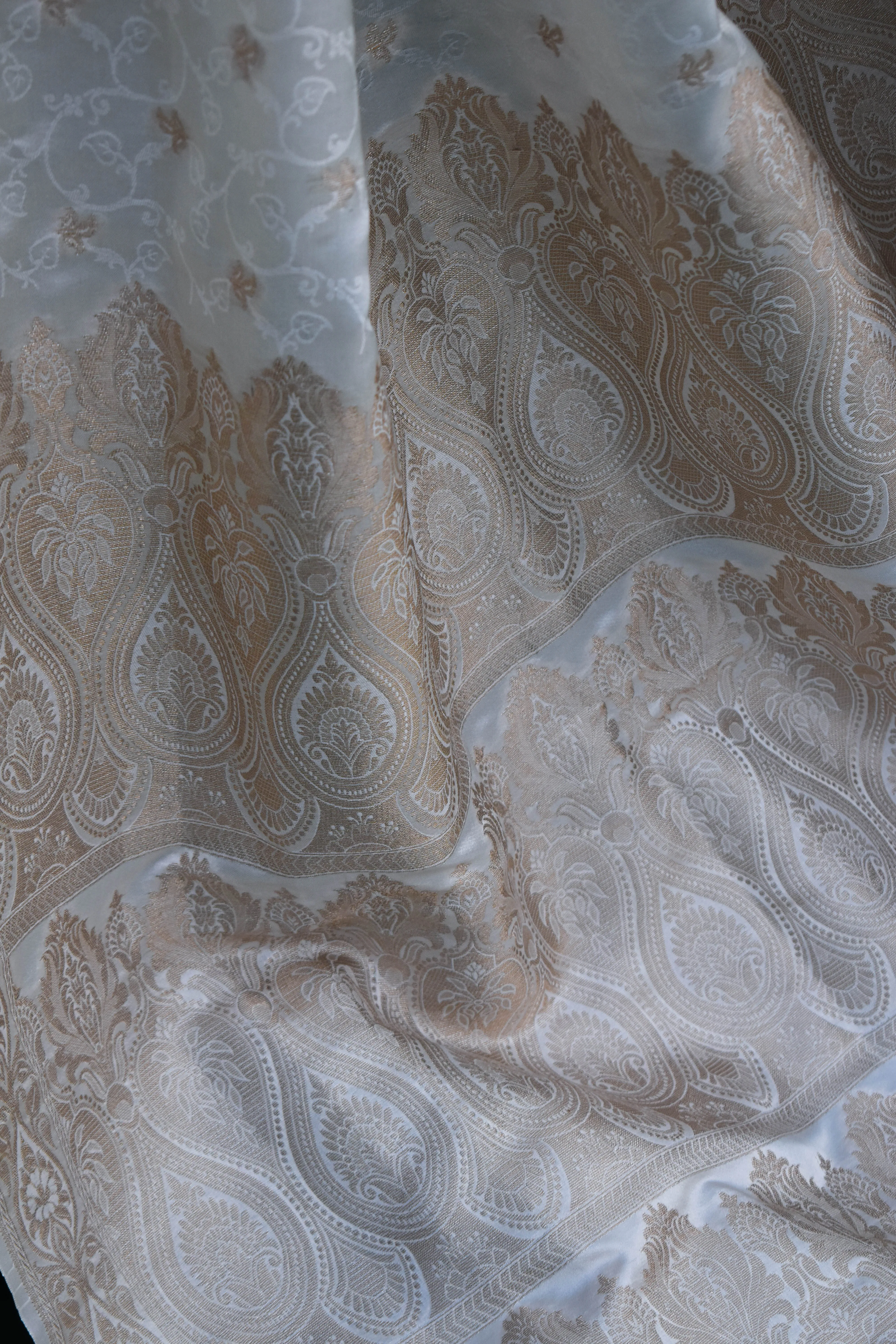 Dola Silk Banarsi: Mastani