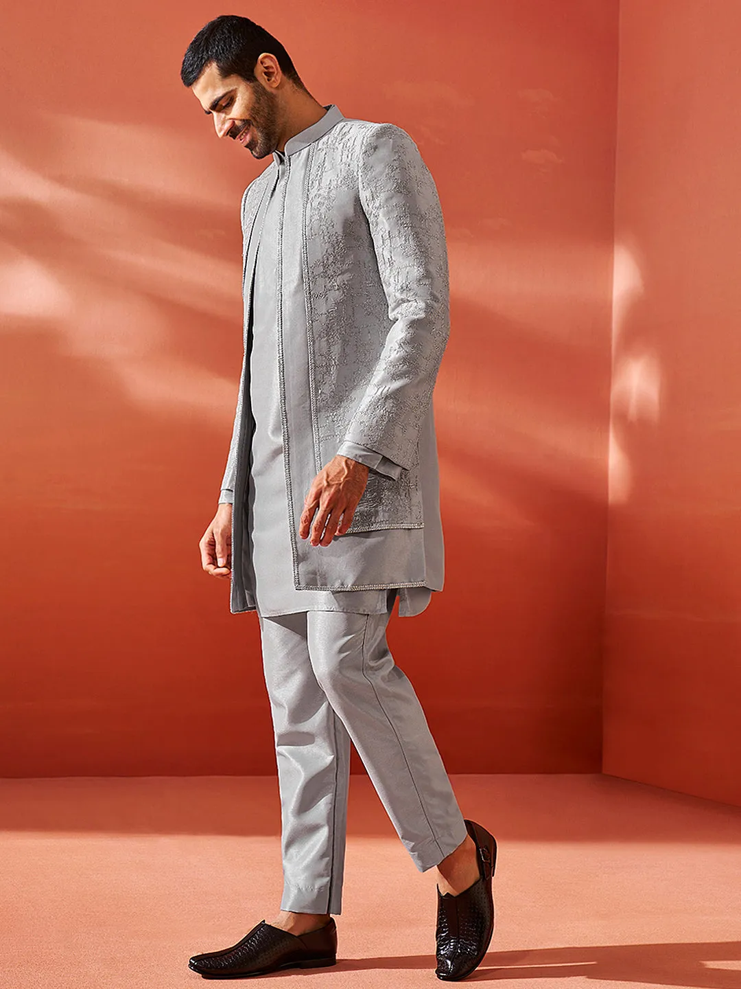 Jashvi Men's Silver Silk Blend Sherwani Set