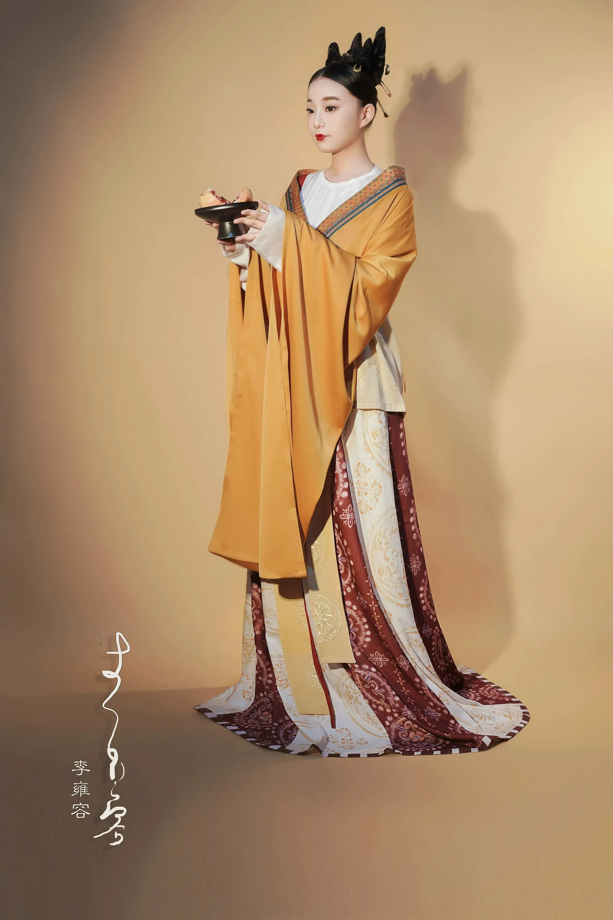 Li Yongrong 李雍容 Poem of the Northern Southern Dynasties Restoration Ruqun