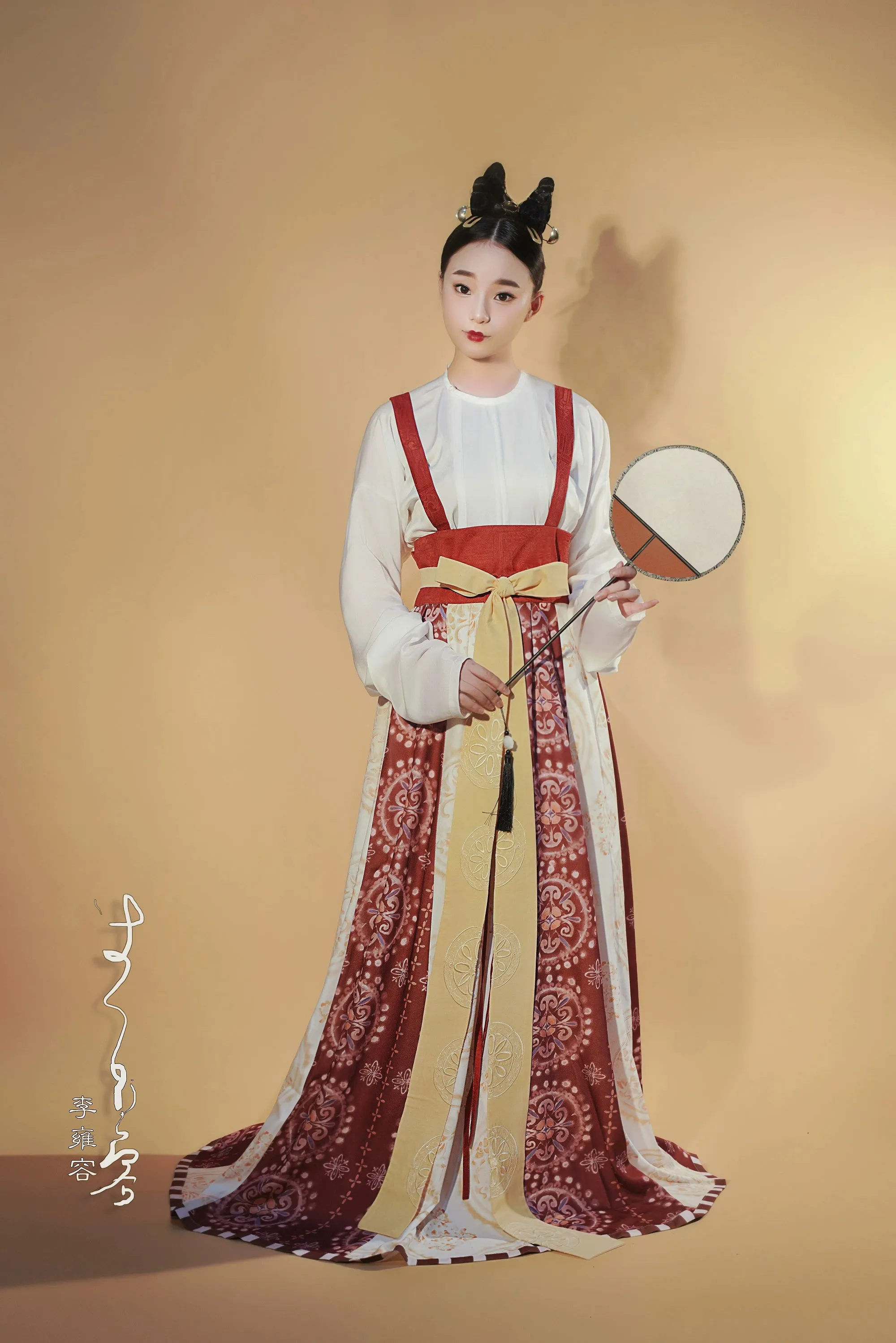 Li Yongrong 李雍容 Poem of the Northern Southern Dynasties Restoration Ruqun