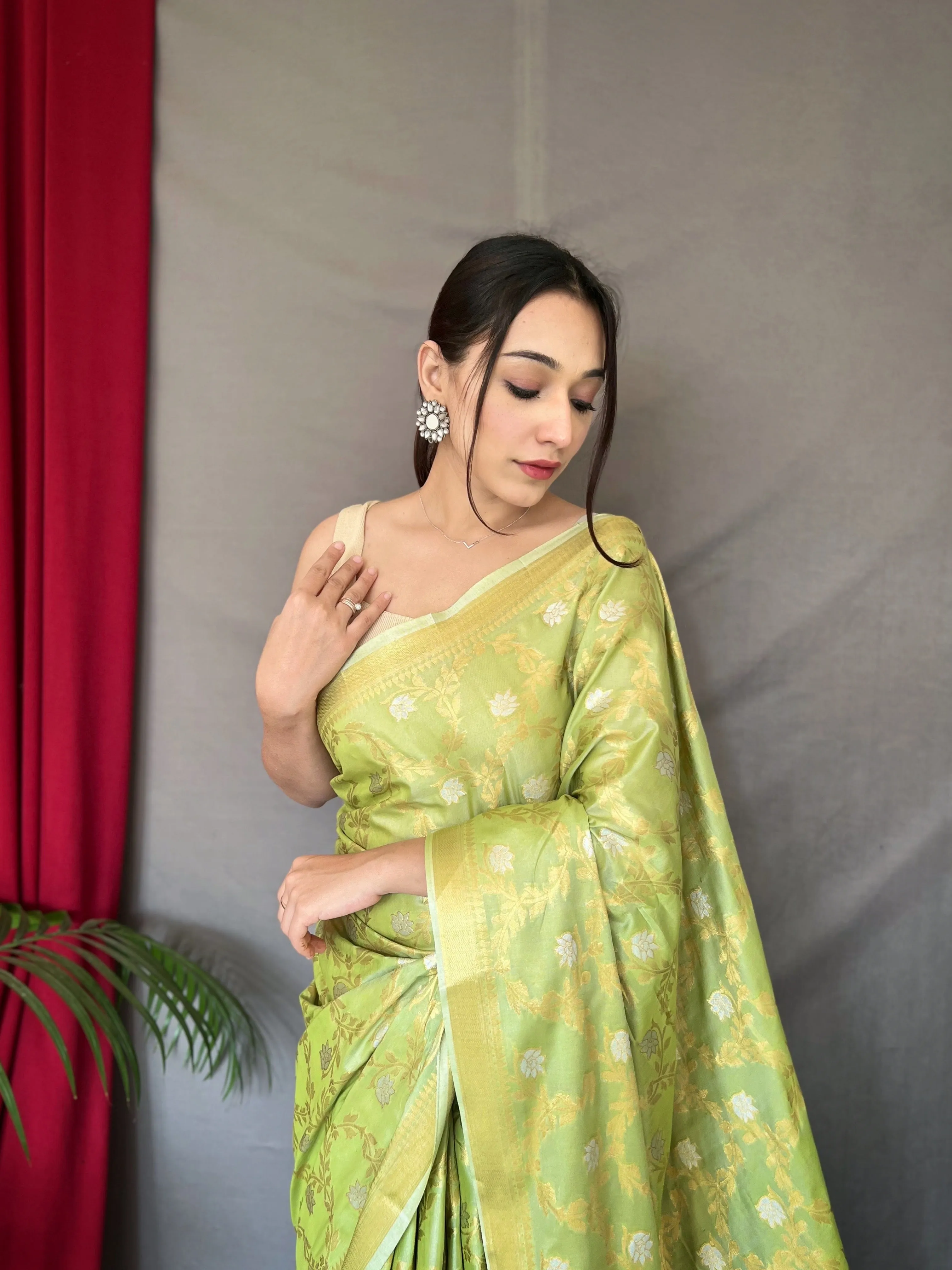 Pista Green Saree In Cotton With Rose Gold Woven