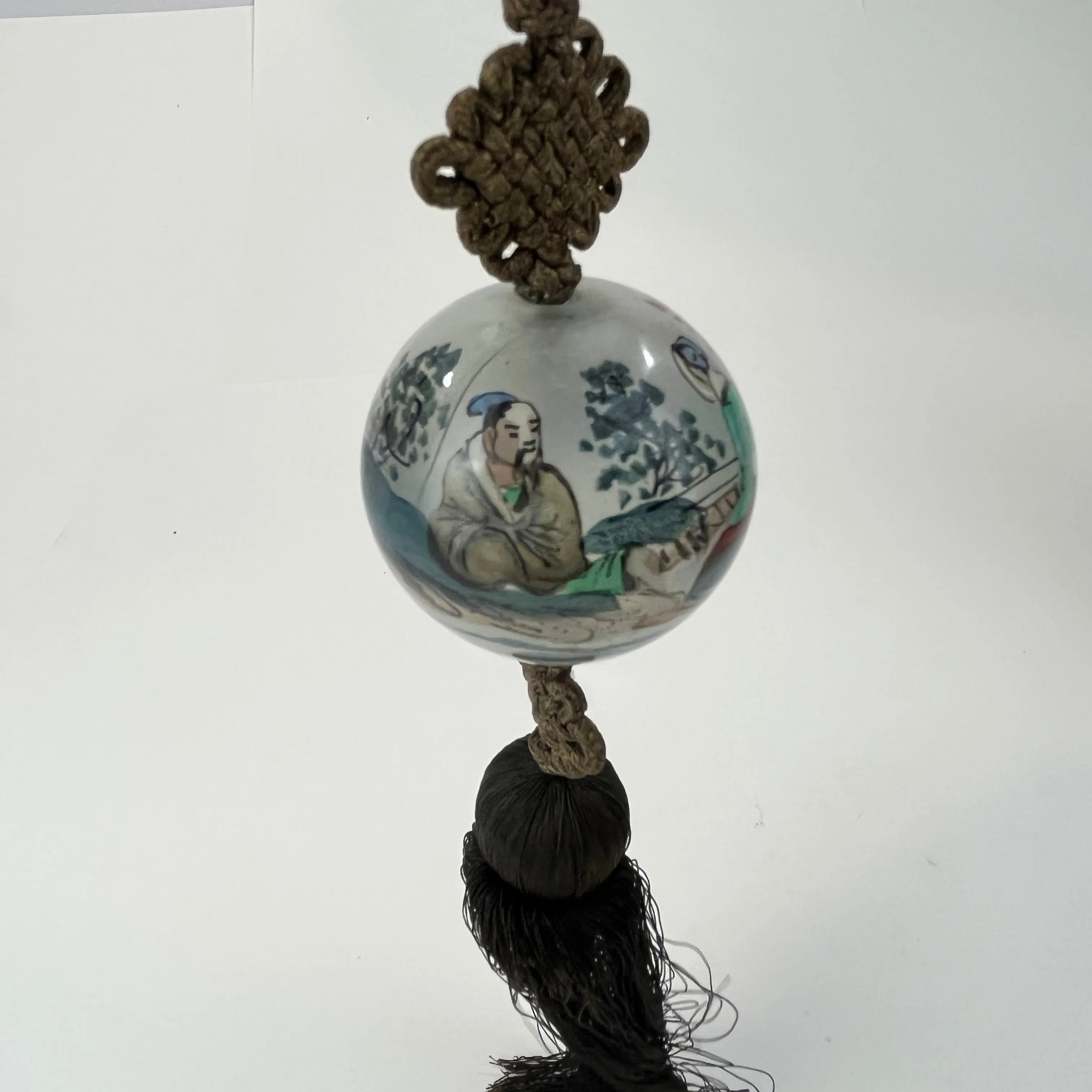 Vintage (c. 1950) Chinese Reverse-Painted Hanging Glass Ornamental Sphear 1.5"